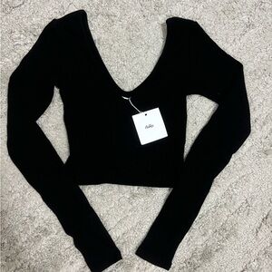 XS Adika cropped black long sleeve